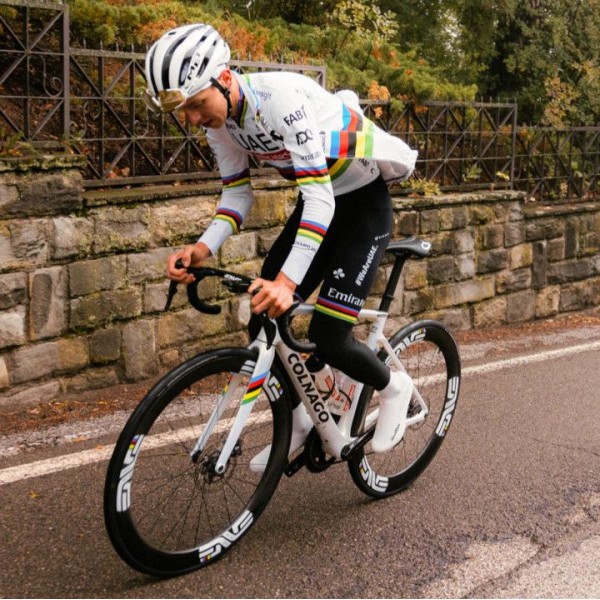 Heren Fietskleding Team UAE 2024 Pissei Shirt met Lange Mouwen - Wereldkampioen