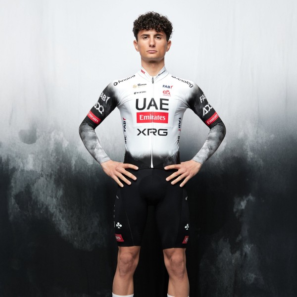 Heren UAE Team Emirates 2025 Primapelle Pissei shirt met lange mouwen Heren UAE Team Emirates 2025 Primapelle Pissei shirt met lange mouwen