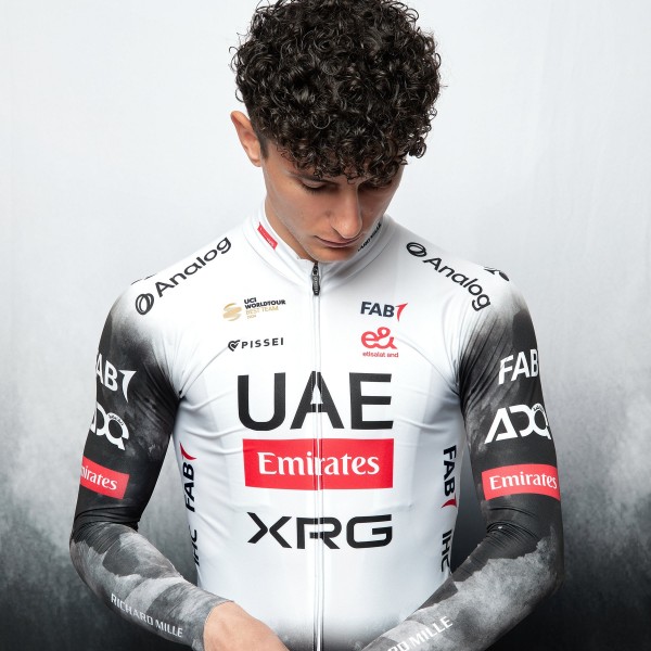 Heren UAE Team Emirates 2025 Primapelle Pissei shirt met lange mouwen Heren UAE Team Emirates 2025 Primapelle Pissei shirt met lange mouwen