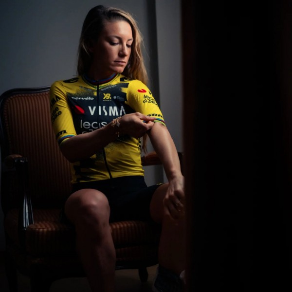Dames Fietskleding Team Visma Lease a Bike 2025 The Wingbeat damesshirt